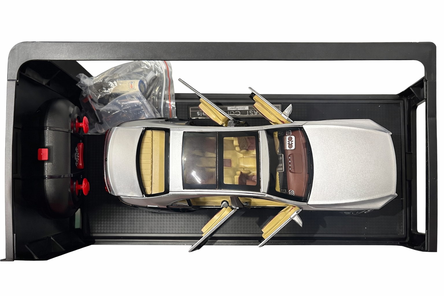 Luxury V12 Die-Cast RC Car - Image 4